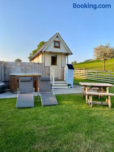 The Niblet Bonnie View Glamping Cabins, Helmsley - Image 1