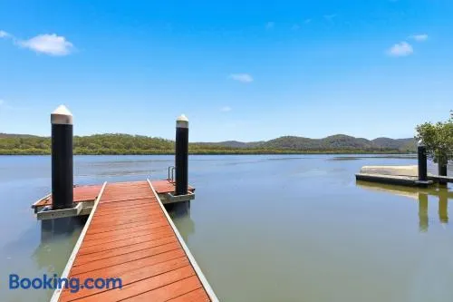 Dorathee Cottage - Pet Friendly - Absolute Waterfront - Image 1