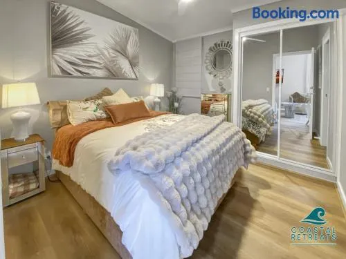 Island Rose Retreat | Phillip Island Resort Villa - Image 1