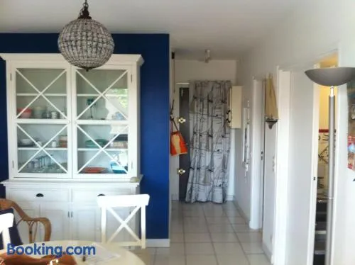 NICE FLAT 50M BEACH & CENTER - Image 1