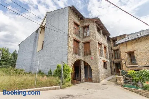 Apartamento vacacional totalmente equipado con terraza | Vistas a la montaña | Admite mascotas - Image 1