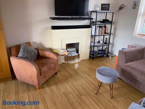 Modern flat in Stratford upon Avon - Image 1