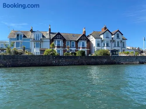 A unique and spacious river front property - Image 1