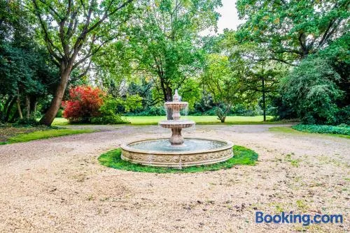 Royal Windsor Country Estate Private 5 Acres of Gardens - Image 1