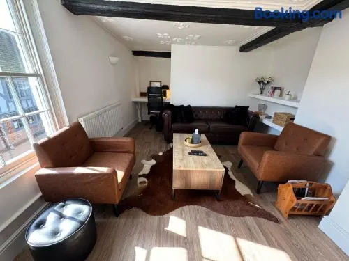 Rustic Elegance Town Centre Flat - Image 1