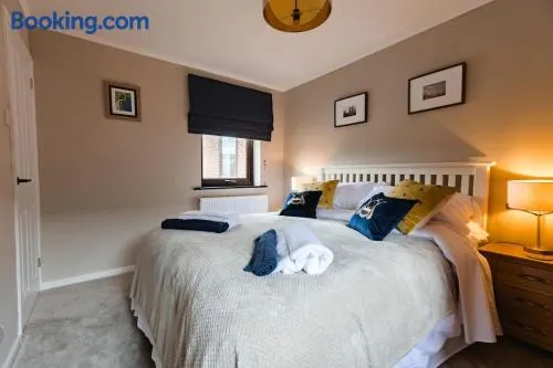 Hullidays》Marina Town House - Image 1