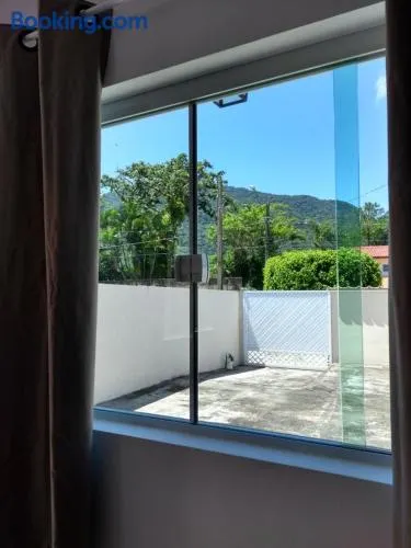 CASA TERREA PERUIBE 5 MIN DO CENTRO,LINDA VISTA, PRÓXIMO A TUDO. - Image 1