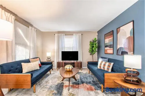 Tahanan - Cozy 4BD Near Downtown & UND - Gameroom - Image 1