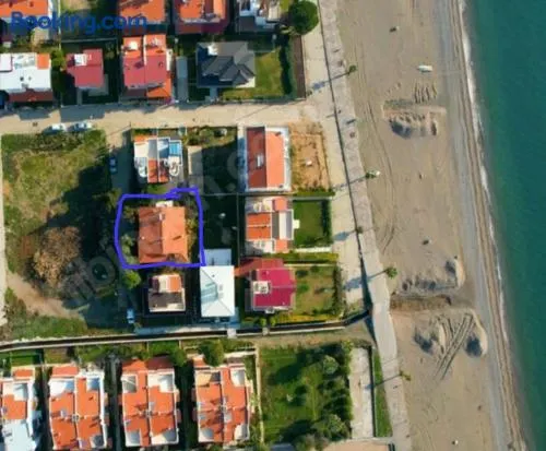 Seafront Villa in Seferihisar Urkmez - Image 1