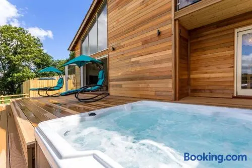 Blackdown Views - New 6 Bedroom Eco House - Image 1