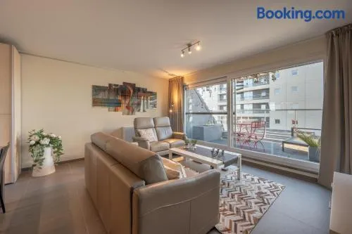 Bright seaview apartment with terrace in Ostend - Image 1