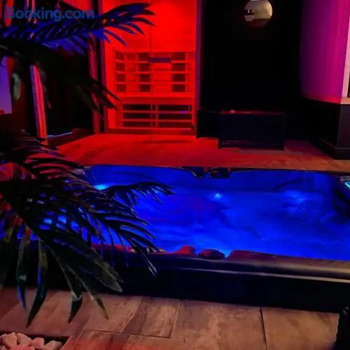 La suite Grenoble spa jacuzzi et sauna privatif - Image 1