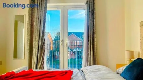2Bedroom Gem at Golborne, Warrington with Free Parking - Contractor Friendly - Image 1