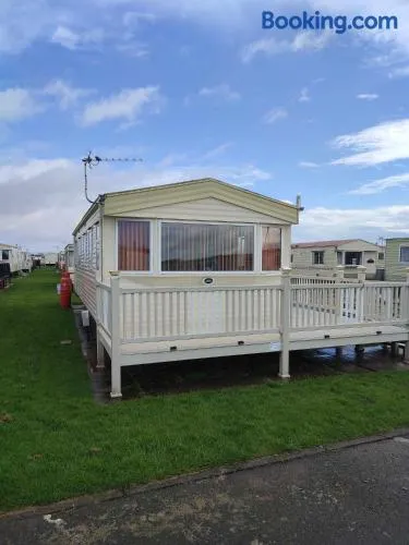D21 Kirbys Retreat 1, skegness - Image 1