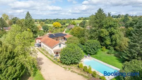 Gîte à la campagne avec piscine - Image 1