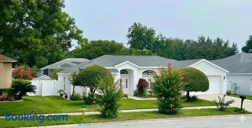 Cozy and Comfortable Valrico FL Entire Home 3 Bed 2 Bath Sleeps 5 - Image 1