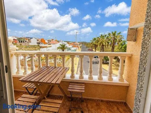 Encanto costero con balcón y vistas - Image 1