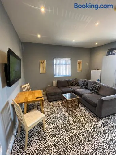 City West Apartments 3 bedroom large & modern Apartment - Image 1