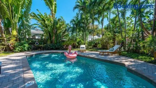 The Pink Palms Retreat - Image 1