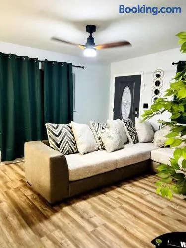 3bdrm home near Orlando Fairground, Downtown & Universal - Image 1