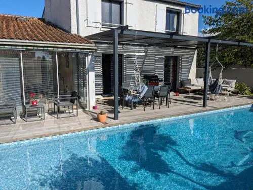 Teresa Beauté grande maison 4 chambres proche La Rochelle Ile de Ré avec piscine - Image 1