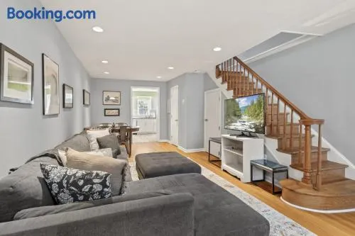 The BellaVista Townhouse - Image 1
