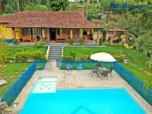 Sítio com piscina e lago - Image 1