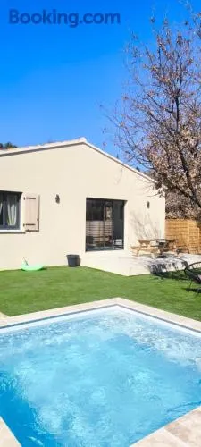 Villa Luberon 3ch piscine jardin parking - Image 1
