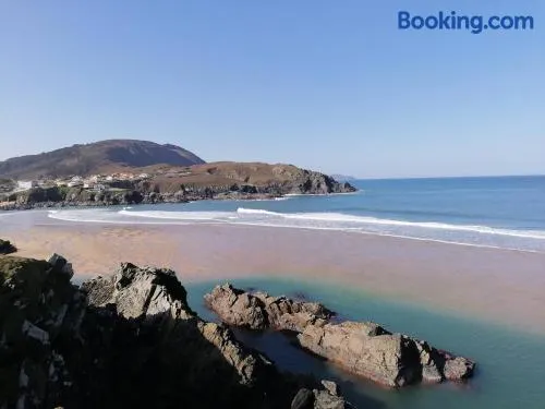 Acogedora casa próxima a la playa de Meirás. - Image 1