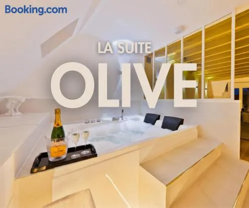 IH La Suite Olive I Duplex avec Jacuzzi Privatif à Étampes I proche Paris - Image 1