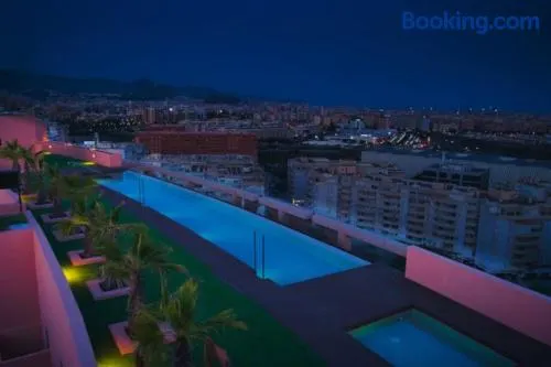 Precioso alojamiento en la mejor zona de Málaga - Image 1