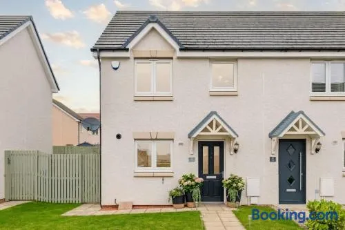 3BR Parking Nr Dalhousie Castle &Edinburgh Airport - Image 1