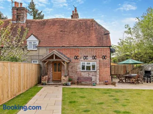 3 Bed in Fordingbridge oc-94495 - Image 1