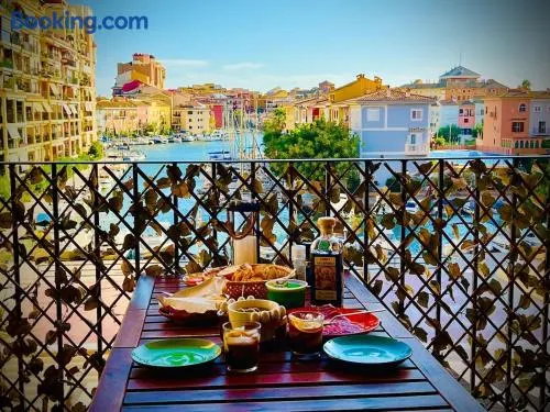 Premium Oceanside Apartment, Pool, Parking - Image 1