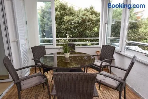 Apartment Bobby - Image 1