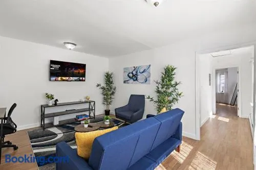 Comfy Cozy retreat - NYC & NWK w free parking - Image 1