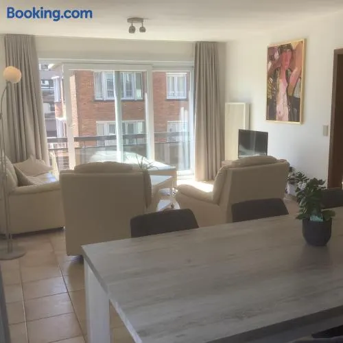 Ruim zonnig appartement op 50m van strand - Image 1