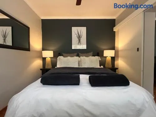 Happy Hilton guest house - Image 1