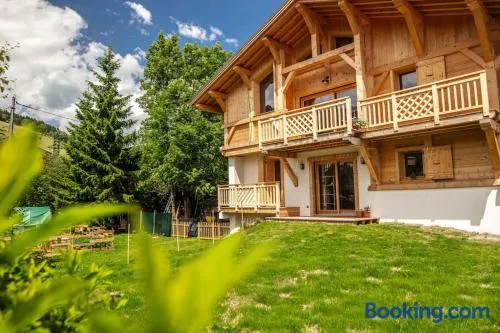 Charmant appartement dans chalet, coeur de Megève - Image 1