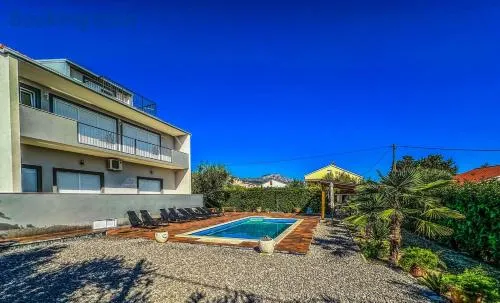 Jakov Haus - Image 1