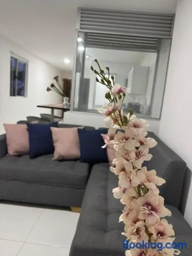 Moderno Apartamento Central - Image 1