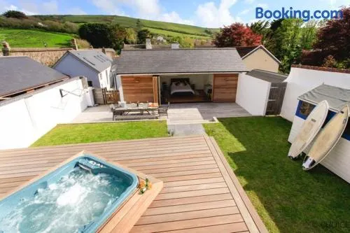 CROYDE WISTERIA COTTAGE 4 Bedrooms - Image 1