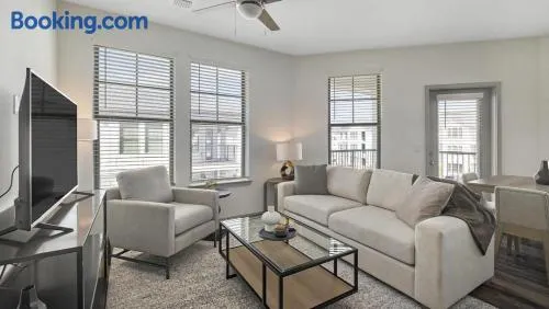 Landing Modern Apartment with Amazing Amenities (ID1167X724) - Image 1