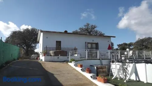 Villa Saudade, casa entre encinas - Image 1