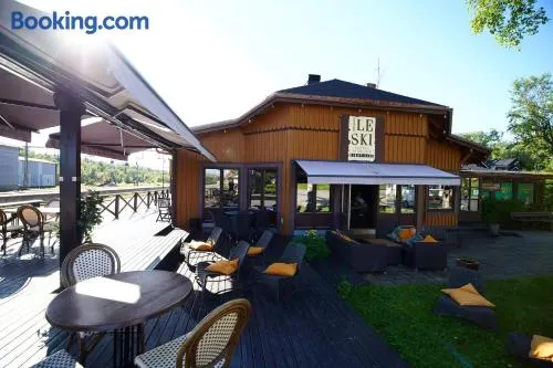 Le Ski Lodge & Steakhouse - Image 1