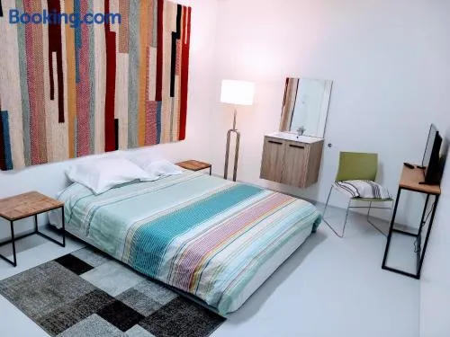 Chez Jean-Claude Chambre 4 personnes Un lit et un divan lit - Image 1