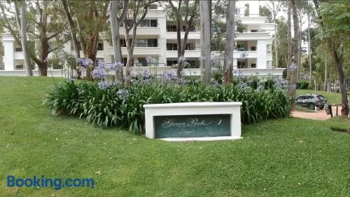Departamento en Greenpark - Image 1