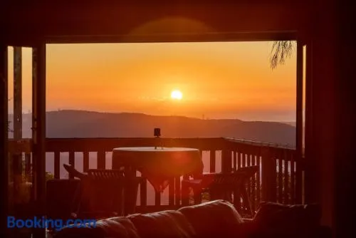 Moonrise Villa Beechmont - Image 1