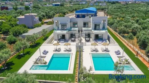 Aurea Estate Luxury Villas - Padel court - Image 1
