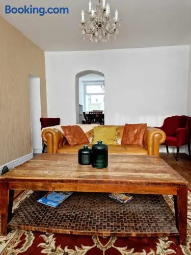 Large Victorian Townhouse - Image 1